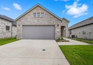 Building Photo - 4005 Sandstone Dr