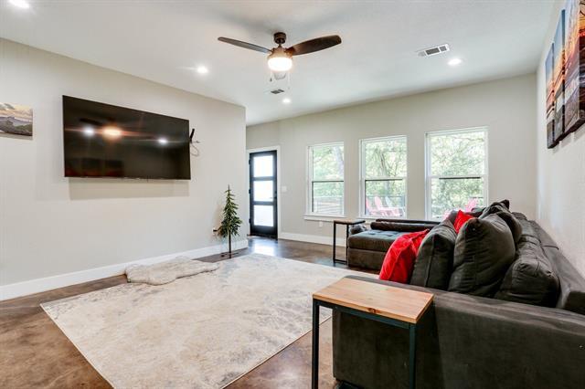 Building Photo - 265 Bentwood Dr