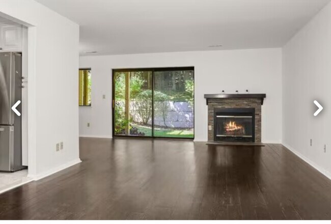 Building Photo - 156 Birchwood Cl