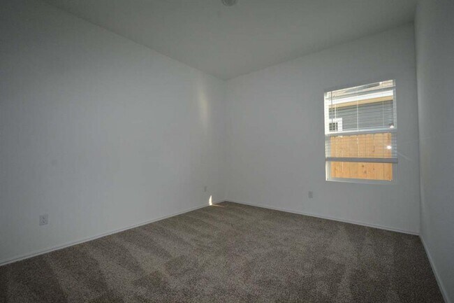 Foto del edificio - 404 Bass Dr