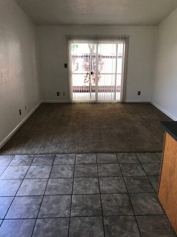 Foto del edificio - NICE 2 BEDROOM MODESTO CONDO
