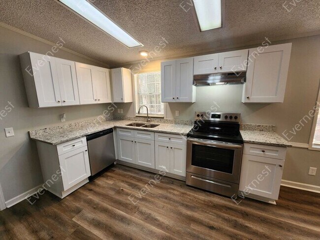 Building Photo - 4980 New Horizon Dr
