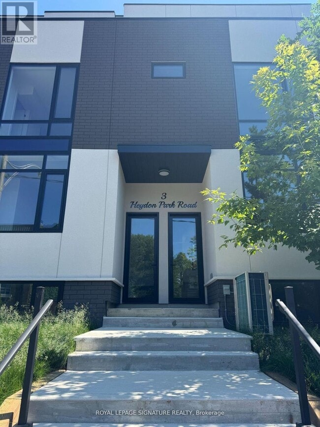 Building Photo - 3 Heydon Park Rd