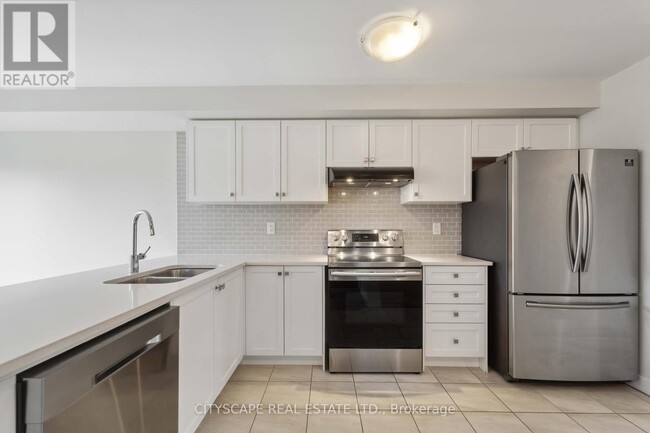 Building Photo - 148 Esther Cres