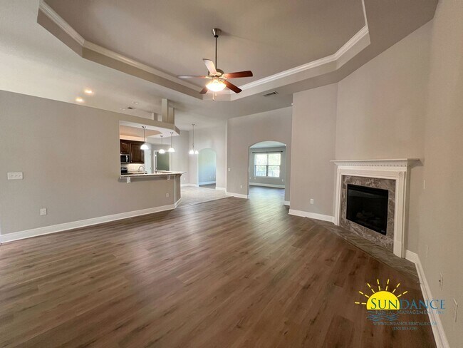 Building Photo - 4 Bedroom 3 Full Bathroom Beautiful home i...