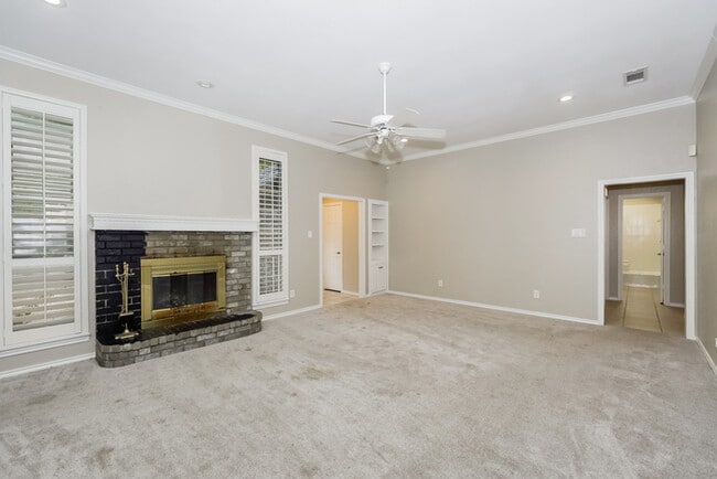 Foto del edificio - 9125 Timber Oaks Dr