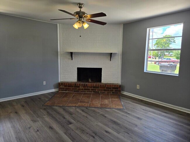 Foto del edificio - 2675 Teakwood Dr