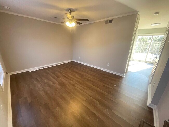 Foto del edificio - 134 Hickok Cir