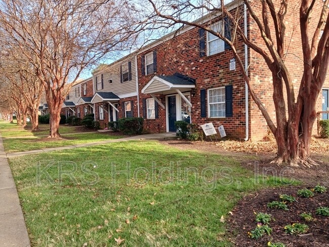 Photo - 618 E 18th St Townhome