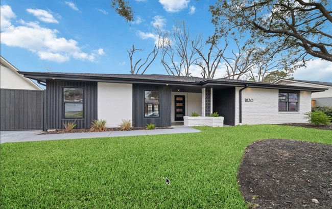 Photo - 1830 Locksford St House