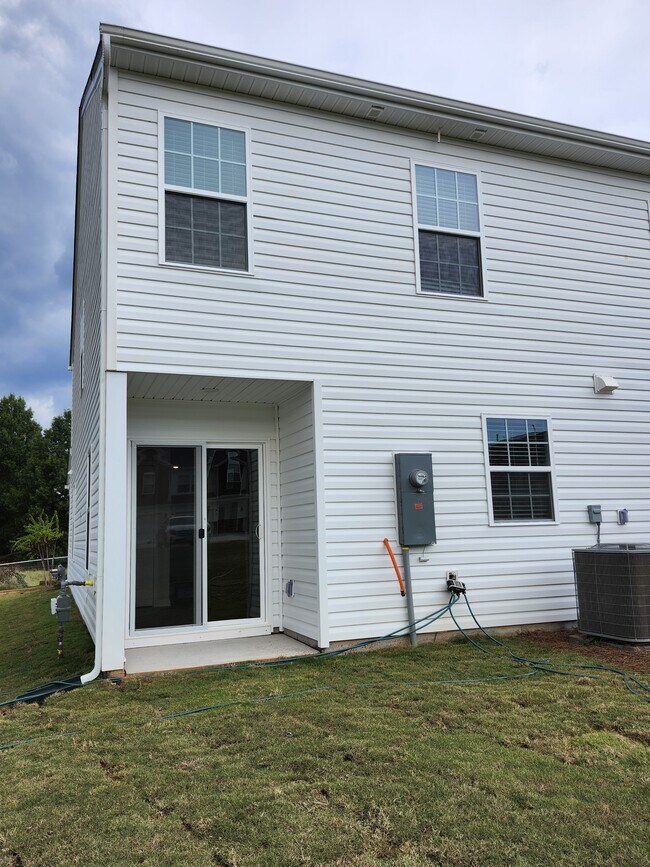 Foto del edificio - 708 Peyden Ln