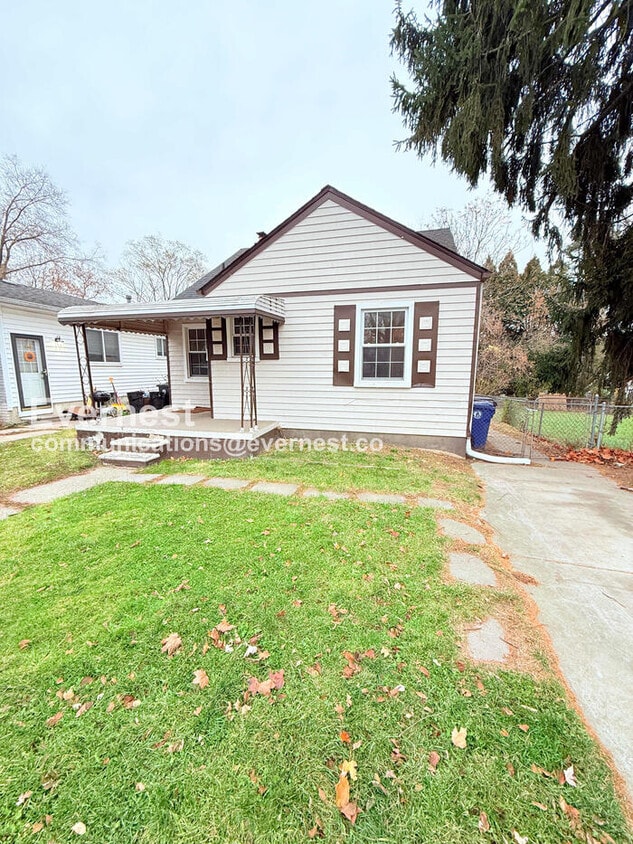 Foto principal - 25337 Ivanhoe Ave