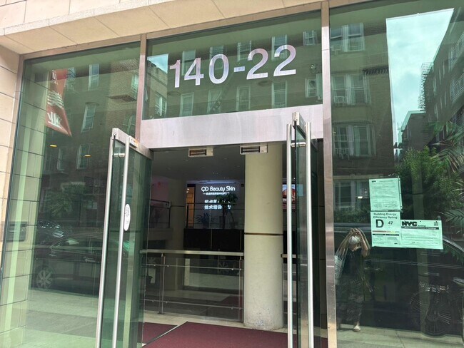 Foto del edificio - 140-22 Beech Ave