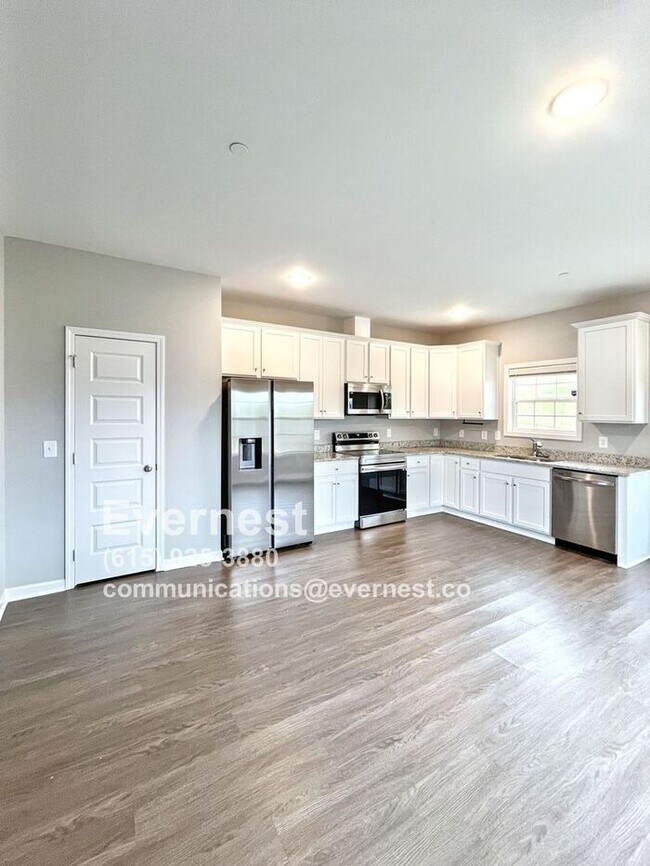 Foto del edificio - 4-Bedroom, 2-Bathroom Home in a Convenient...