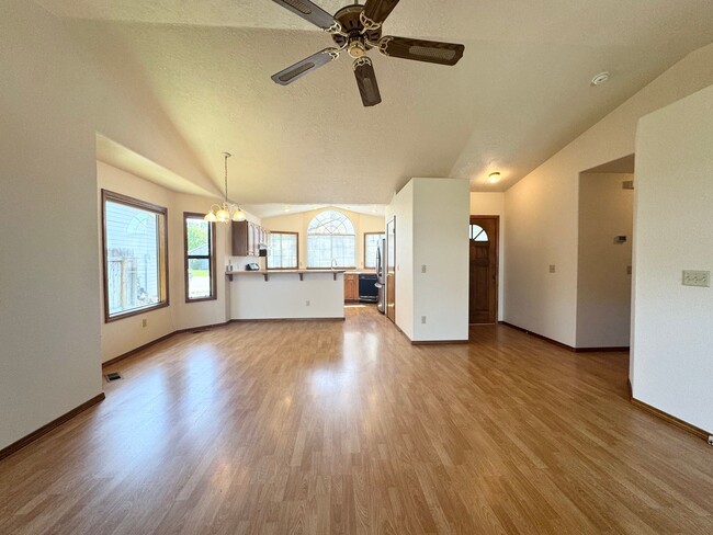 Foto del edificio - Now leasing in West Boise! This single-lev...