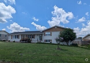 Building Photo - 8134 Holly Crest Dr