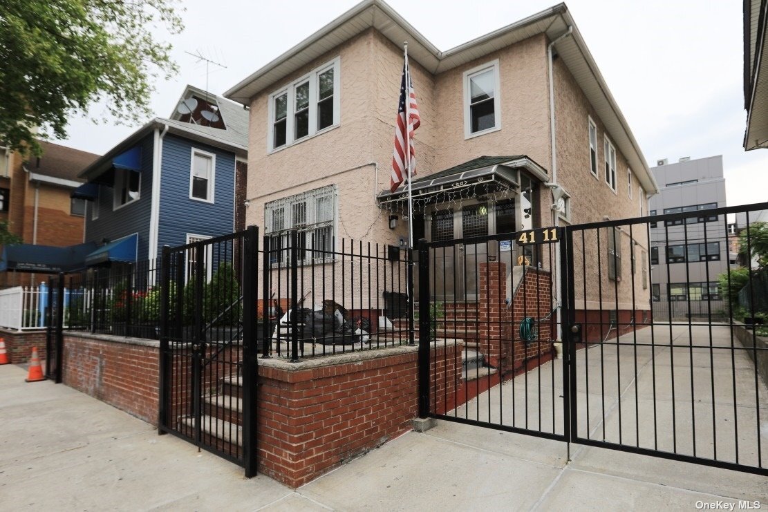 Foto principal - 41-11-41-76 76th St