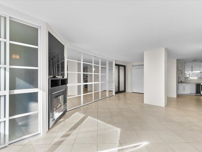 Foto del edificio - 65 E India Row