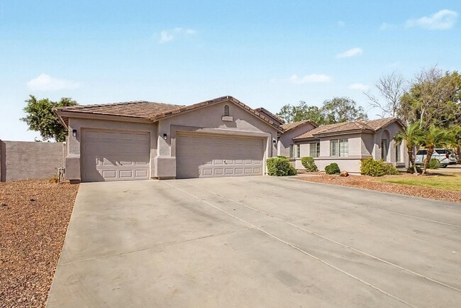 Foto del edificio - 8352 W San Juan Ave