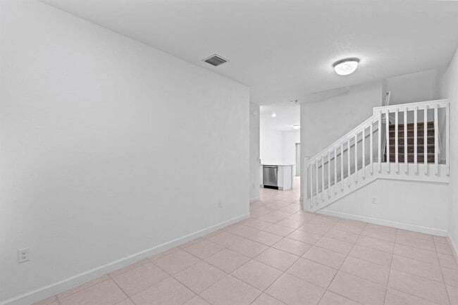 Building Photo - 5515 NW 27th St