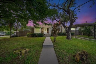 Building Photo - 6258 SW 39th St
