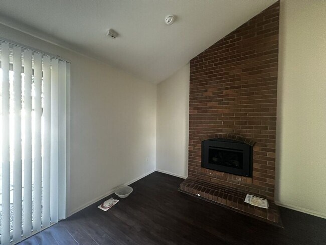 Foto del edificio - 3 Bedroom 2 Bathroom Home in Kirkland