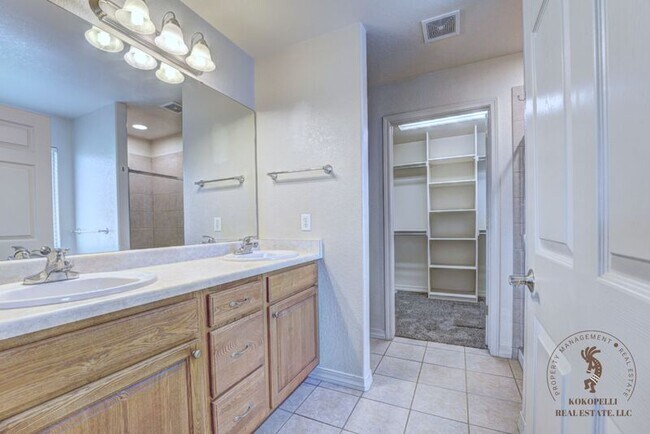 Building Photo - 661 Mccaldon Way