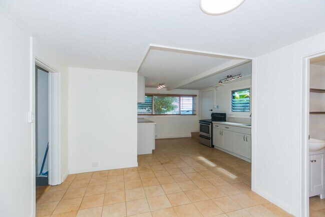 Foto del edificio - Lulani Ocean (Kaneohe) Single family home: 3-bed, 2 full bath now available for rent ! (Pet frien...