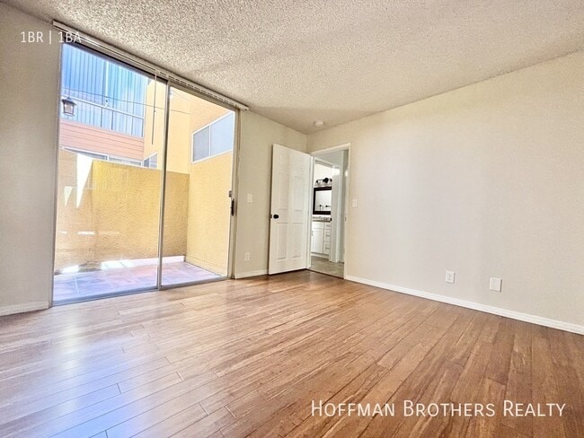 Building Photo - 1215 N Cherokee Ave