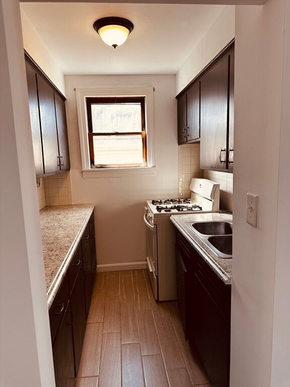 Building Photo - 915 Walnut St