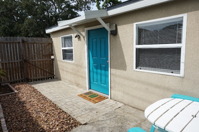 Photo - 3444 33rd Ave N (Saint Petersburg, FL) House