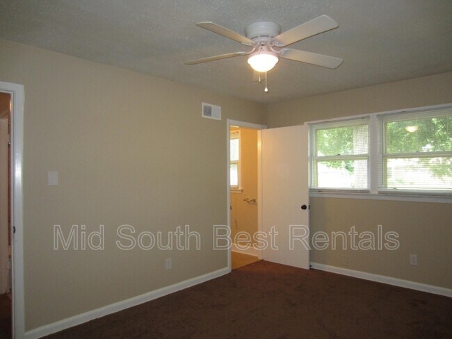 Foto del edificio - 2437 Hargrove Ave