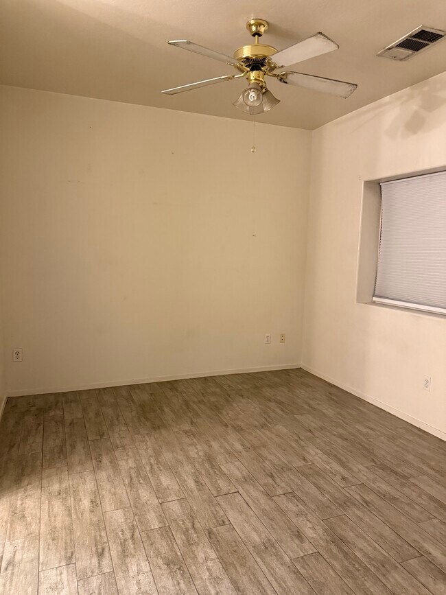 Foto del edificio - 602 Yellow Meadow Ct