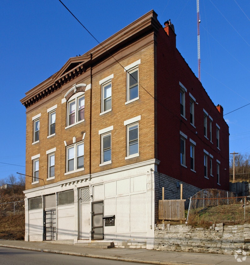 Building Photo - 1983 State Ave