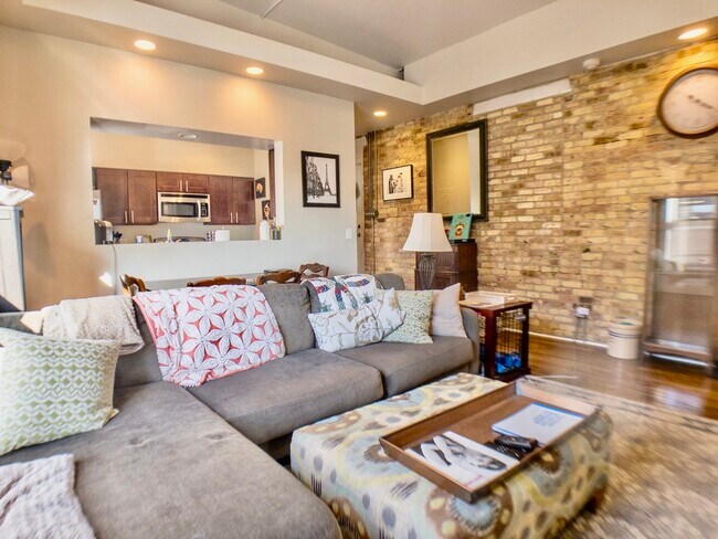 Foto del edificio - 1802 N Sheffield Ave