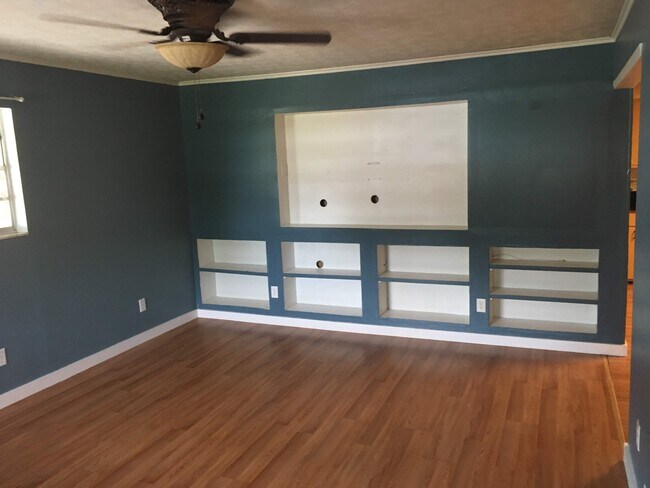 Living Room - 359 Lincoln Avenue