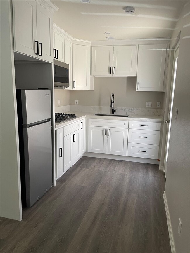Building Photo - 39559 Oak Cliff Dr