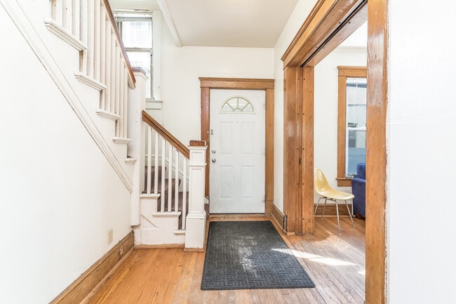 Building Photo - 524 S Forest Ave