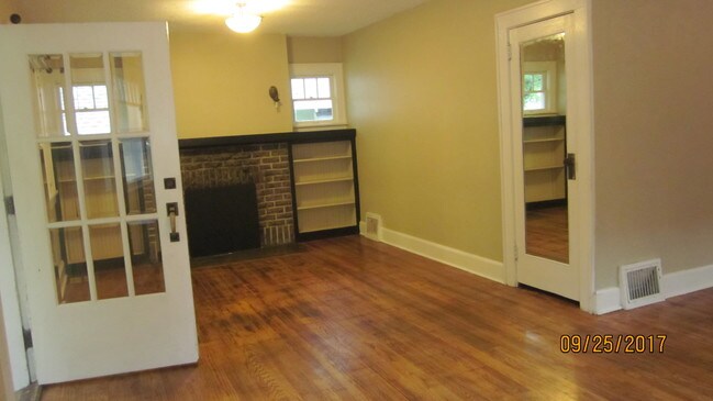 Foto del edificio - 1625 E 13th St