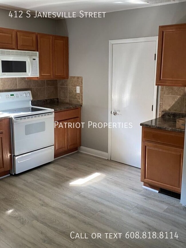 Building Photo - 412 S Janesville St