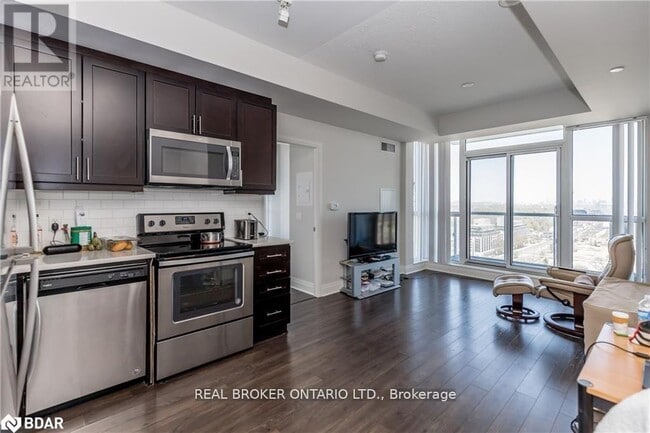 Building Photo - 17 Zorra St