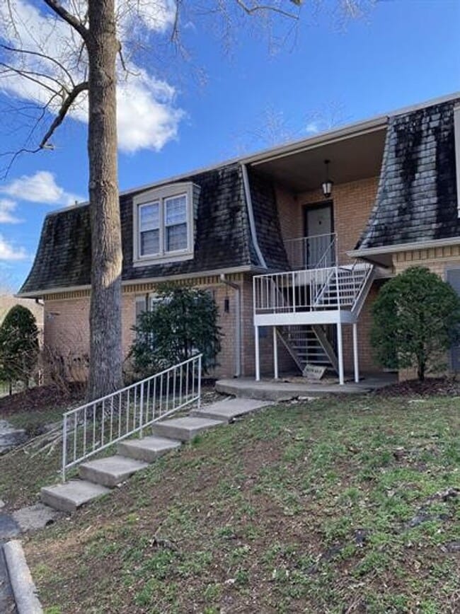 Foto del edificio - Green Hills Condo with Easy Access to I440