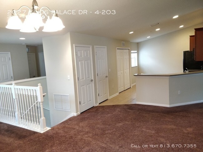 Building Photo - 2027 Kings Palace Dr