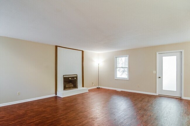 Foto del edificio - 914 Tamworth Rd