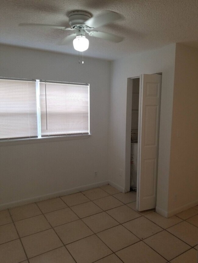 Building Photo - 3273 Justina Rd