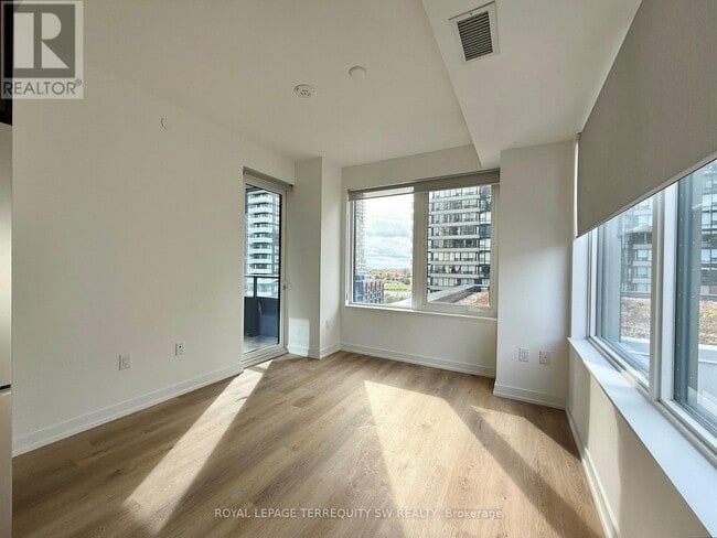 Building Photo - 395 Square One Dr