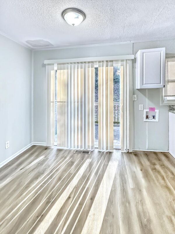 Foto del edificio - 275 Efird St