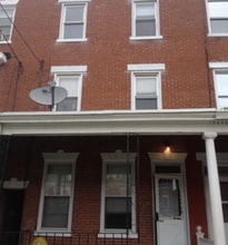 Building Photo - 555 N Plum St