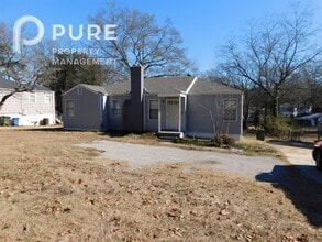 Building Photo - 909 5 Mile Rd