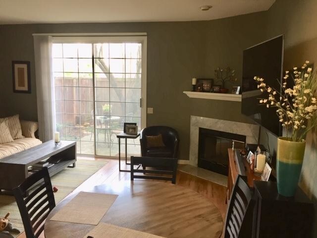 Living Room 1 - 1049 Bell St
